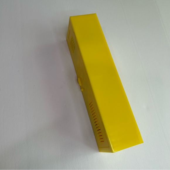 1999 Barbie “Hidden Messages” Yellow Locker - Picture 14 of 14